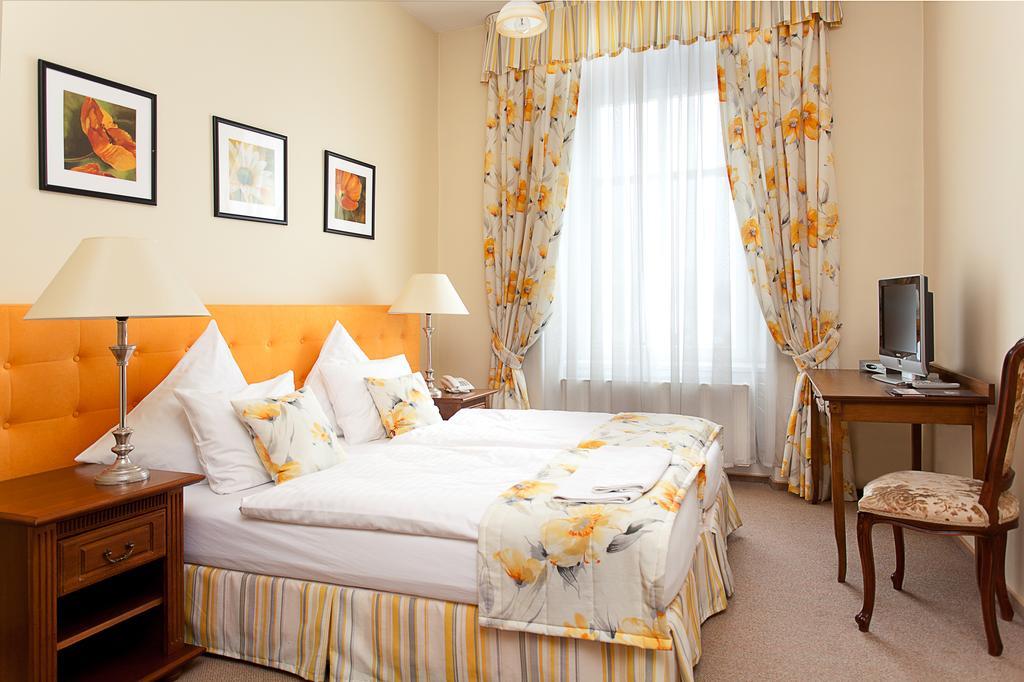 Schloss Braunau Aparthotel 4*